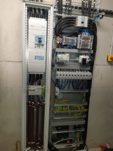 Photo de galerie - Armoire de commande pour alimentation de p2 et TGBT 
