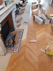 Photo de galerie - Pose d'un parquet pointe de hongrie contre collé 