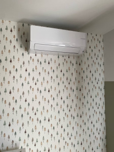 Photo de galerie - Climatisation réversible murale BOSCH 6000 i de 2,5 KW de puissance pour cette chambre 