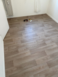 Photo de galerie - Pose de lino dans une chambre 