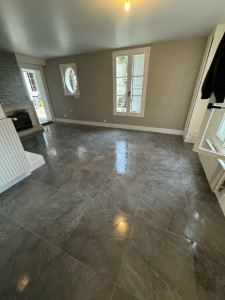 Photo de galerie - Pose de carrelage au sol ( 75m2) en 60x60cm 