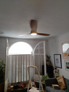 Photo de galerie - Ventilateur de plafond avec télécommande Brizy Bright 45W | Lampe puissante | Silencieux | 3 lames | 6 vitesses | Refroidissement LED
