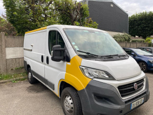 Photo de galerie - Camion 12 m³ avec chauffeur ? – idéal pour transport de colis, meubles ou appareils électroménagers en Île-de-France.