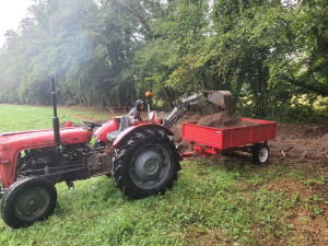 Photo de galerie - Micro pelle araignée plus tracteur et remorque.
