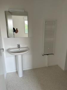 Photo de galerie - Salle de bain neuf pose plomberie sanitaire sèche serviette 
