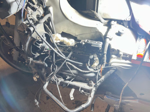 Photo de galerie - Remplacement des câbles d’accélérateur - BMW k1200lt