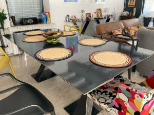 Photo de galerie - Table et consoles en tôle acier 