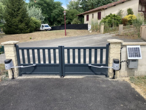 Photo de galerie - Portail motorisé