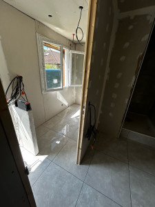 Photo de galerie - Pose de carrelage 60x60 sur ce studio 