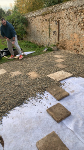 Photo de galerie - Pose de plaque et gravillon 