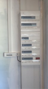 Photo de galerie - Tableau électrique d’un particulier entièrement réalisé par mes soins. 6x24 modules accompagnés d’un léger réseaux internet.