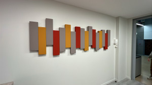 Photo de galerie - Montage panneaux sur fond mural 