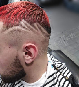 Photo de galerie - Coupe, couleur, dessins et barbe