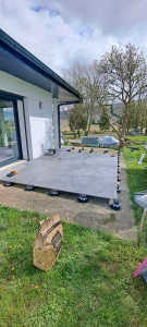 Photo de galerie - Pose de dalle sut plot.