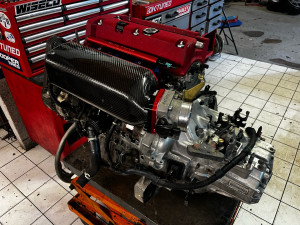 Photo de galerie - Remplacement moteur sur voiture de série à usage piste et route ,à la suite d’une casse moteur 