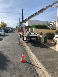Photo de galerie - Intervention avec camion élévateur 
