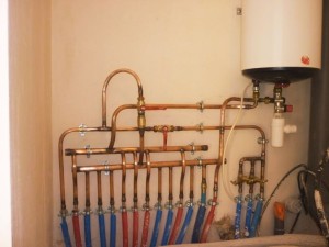 Photo de galerie - Nourrisse en cuivre sur mesure 