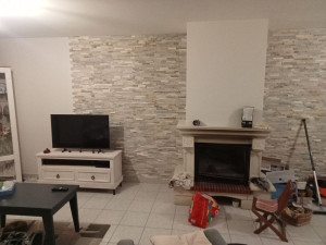 Photo de galerie - Pose parquet, parement pierre, jardin, vidange auto...
