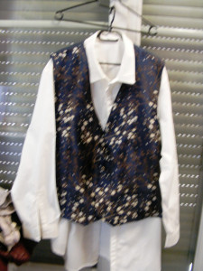Photo de galerie - Chemise blanche avec gilet pour homme