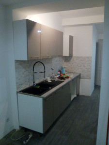 Photo de galerie - Réalisation de la Credence et Montage Plus installation des meubles cuisines