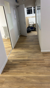 Photo de galerie - Pose de parquet pvc avec sous couche 