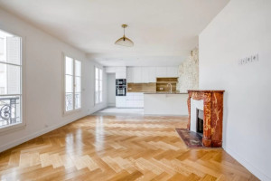 Photo de galerie - Rénovation appartement peinture ponçage et vitrification parquet avec pose et aménagement cuisine