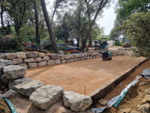Photo de galerie - Création dun enrochement et d'un terrain de boule