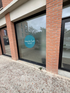 Photo de galerie - Nettoyage des vitre d’une cabinet esthétique 