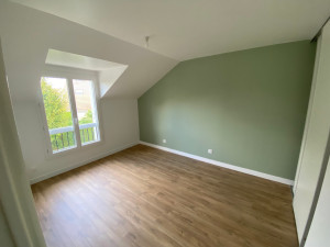 Photo de galerie - Projet 5__Réfection complète de 4 chambres__
Enduits, peintures, électricité, menuiseries, sols.