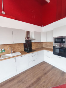 Photo de galerie - Montage complet ,cuisine équipée ,plan de
 travail, et crédence chêne,mobilier good home
