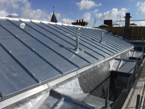 Photo de galerie - Réalisation d’une toiture en zingue
