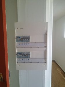 Photo de galerie - Pose de tableau électrique et remise enorme de studio