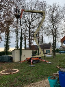 Photo de galerie - Déploiement nacelle araignée sur les grandes hauteurs et terrain non accessible avec un utilitaire 