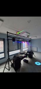 Photo de galerie - Installation de la sono avec montage fini plus test des effect de lumières 
