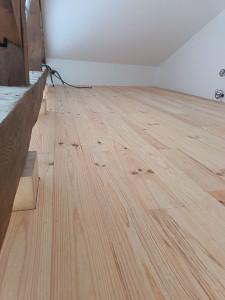 Photo de galerie - Pose de parquet sur mezzanine. 