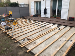 Photo de galerie - Pose de lambourdes sur nouvelle chape 