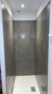 Photo de galerie - Carrelage et joint de douche complet 