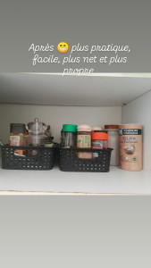 Photo de galerie - Une fois les pots à épices rangés 