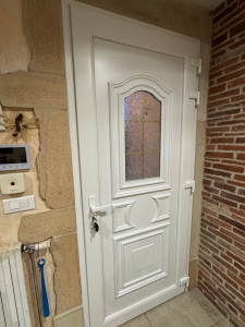 Photo de galerie - Pose d’une porte d’entrée en dépose totale 