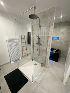 Photo de galerie - -Rénovation total d’une salle de bain. 