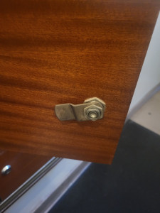 Photo de galerie - Changement de serrure boîte au lettre 