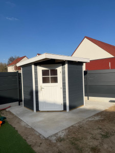 Photo de galerie - Fin de la pose du chalet 