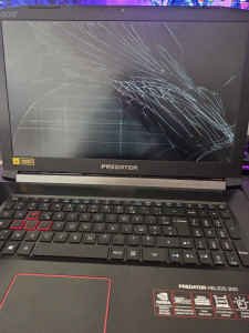 Photo de galerie - Remplacement d'écran sur Acer Prédator 