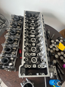 Photo de galerie - Démontage moteur mercedes e300