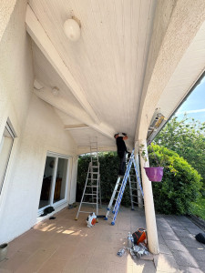 Photo de galerie - Rénovation des boiseries remis en deux couches de peinture