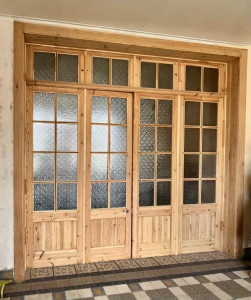 Photo de galerie - Renovation : retrait de peinture poncage et vernissage