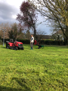 Photo de galerie - Aujourd’hui, tonte et élagage 