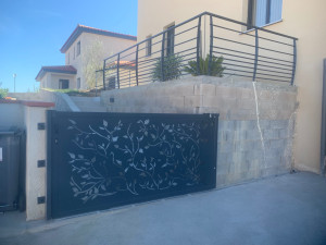 Photo de galerie - Fabrication de portail découpé au laser 