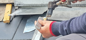 Photo de galerie - Réparation et modification bavette de cheminée.