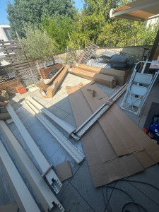 Photo de galerie - Montage pergola bioclimatique 3X3 aluminium 